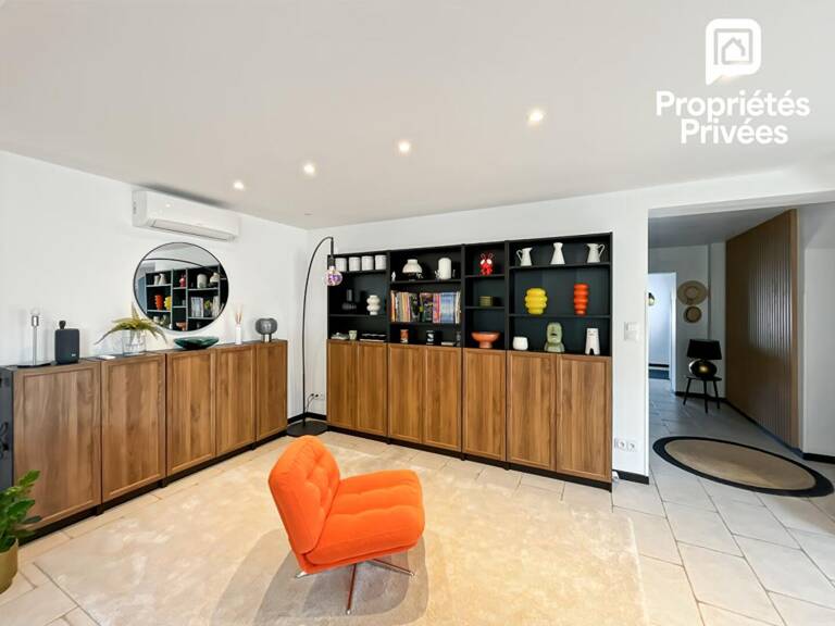 Maison rénovée, 5 chambres, garage avec piscine sur 3 000 m² — photo 1