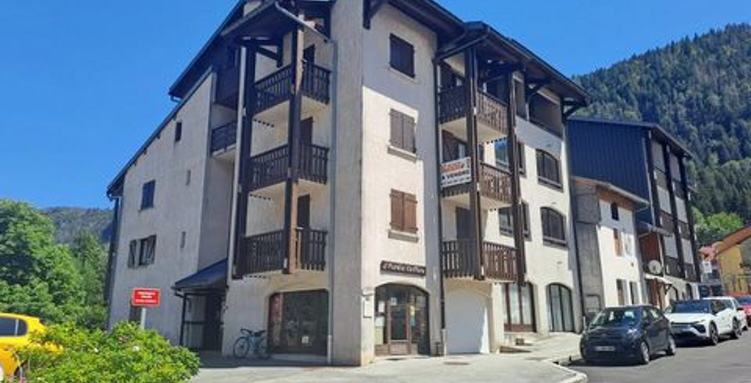 MIJOUX : Studio avec balcon au cur du village — photo 1
