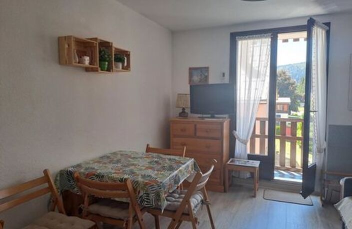 MIJOUX : Studio avec balcon au cur du village — photo 3