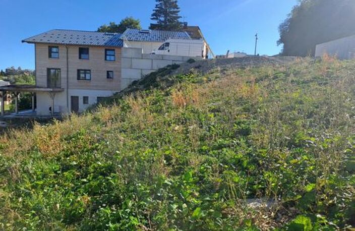 LES ROUSSES : Terrain constructible au cur du vil — photo 2