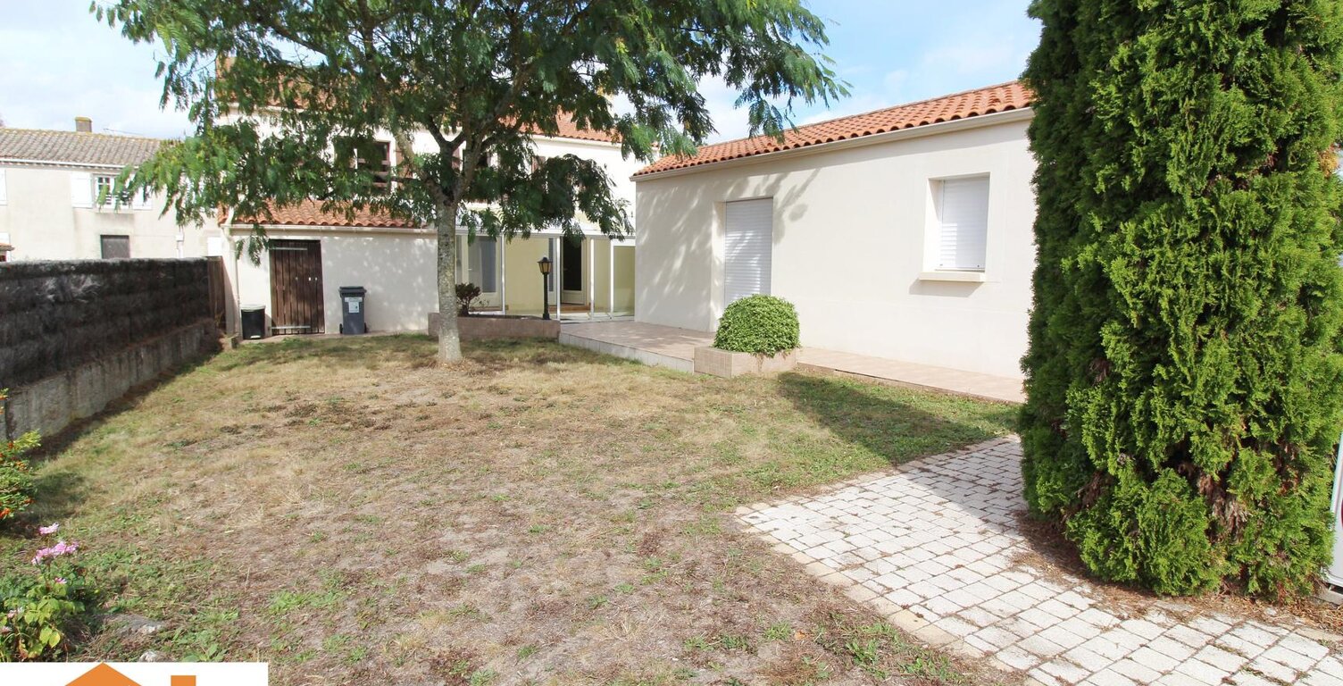 Vente maison 5 pièces 134 m² Beaufou (85170) — photo 1
