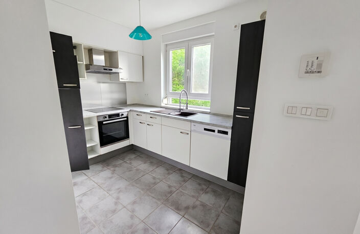 Oeting   Superbe F3 de 77 m2 avec balcon panoramique, garage — photo 3