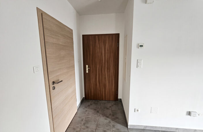 Oeting   Superbe F3 de 77 m2 avec balcon panoramique, garage — photo 4