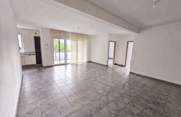 Oeting   Superbe F3 de 77 m2 avec balcon panoramique, garage — photo 5