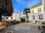 HOTEL PARTICULIER avec MAISON ANNEXE et DEPENDANCE — photo 2