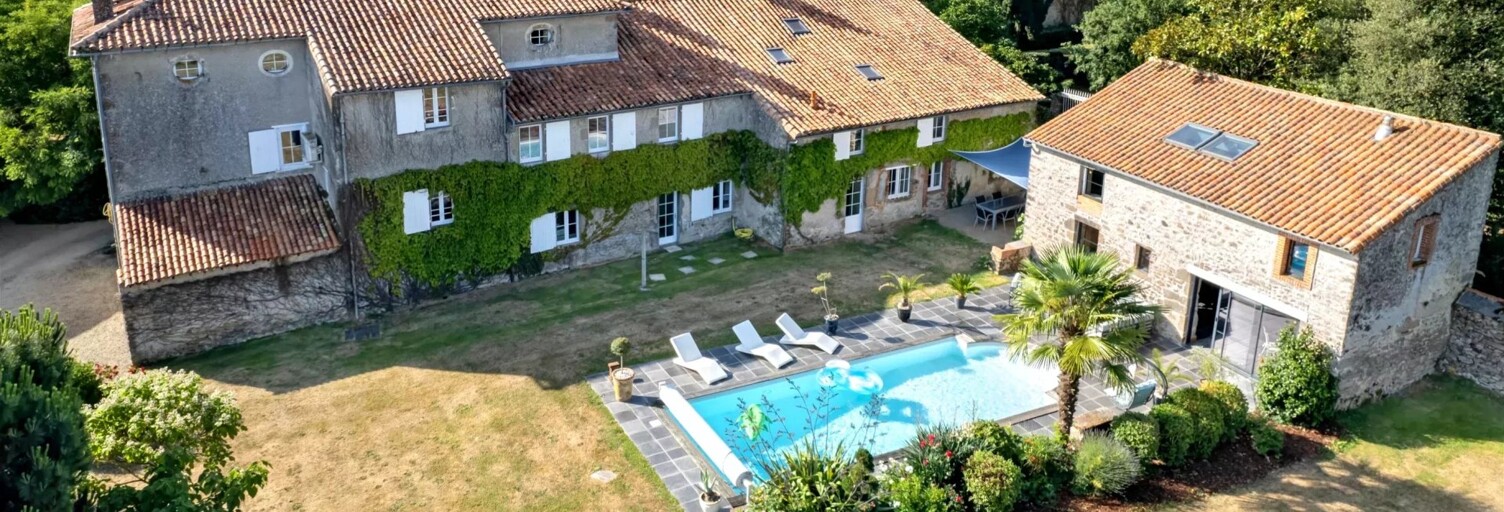Maison 12 Pièces 465 m² à vendre à Parthenay (79200)