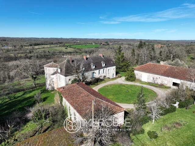 CHARMANT LOGIS XVIe - XVIIIe — photo du bien