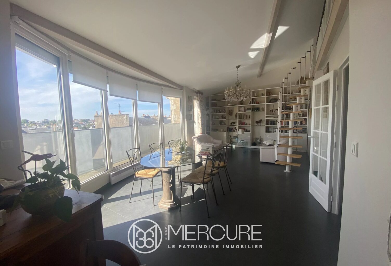 APPARTEMENT T4 AVEC TERRASSE ET GARAGE (ASCENSEUR) — photo 1