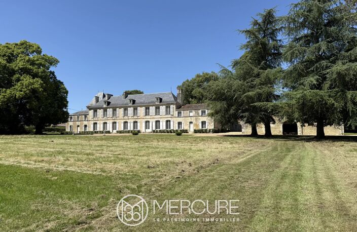 CHATEAU XVIIIe IMH avec CHAPELLE sur 23,7 HA — photo 2