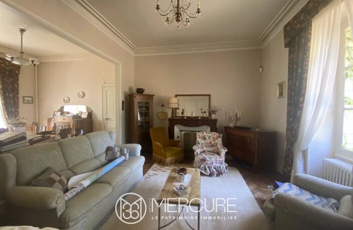 PROCHE MONTMORILLON, MAISON DE MAITRE XIXe AVEC COMMUNS — photo 3