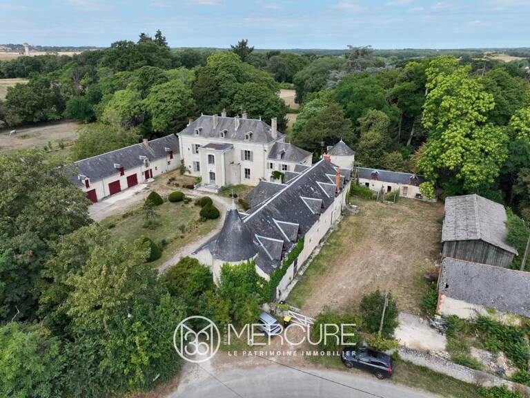Un château de caractère au cœur du Parc naturel régional de la B — photo 1