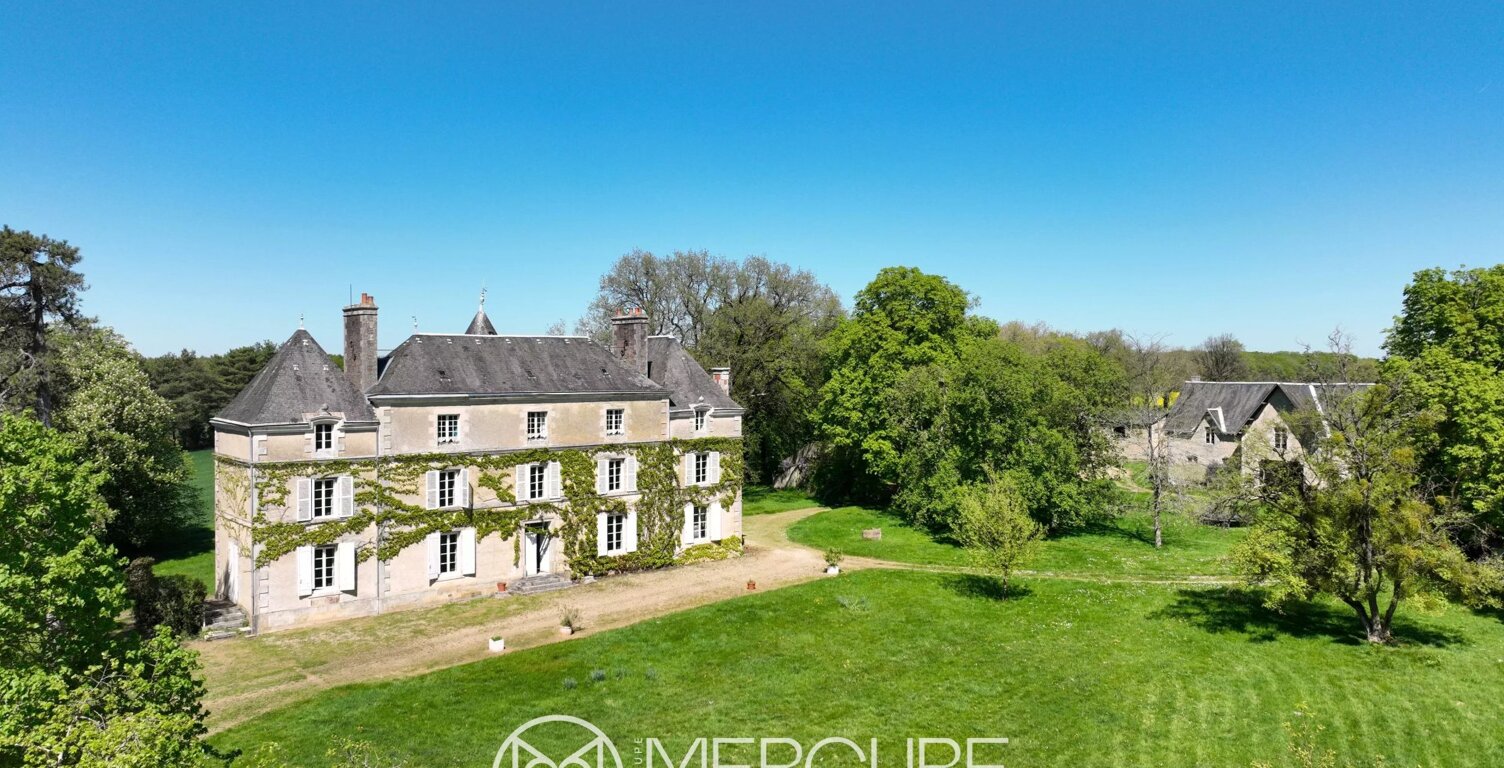 Château du XIXᵉ siècle au cœur d’un domaine de 93 hectares — photo 1
