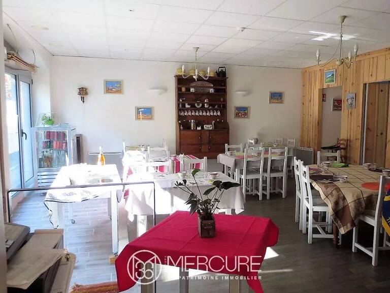 HOTEL RESTAURANT DANS STATION BALNEAIRE — photo 1