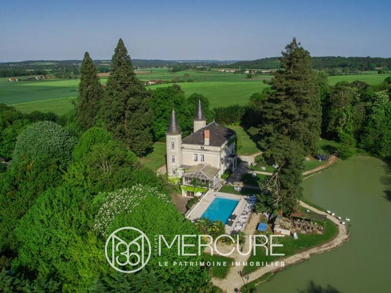 PROPRIETE XIXe AVEC ETANG ET MAISONS ANNEXES — photo 1