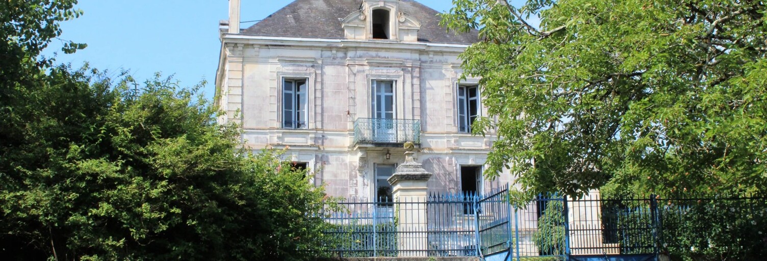 Maison 11 Pièces 375 m² à vendre à Saintes (17100)