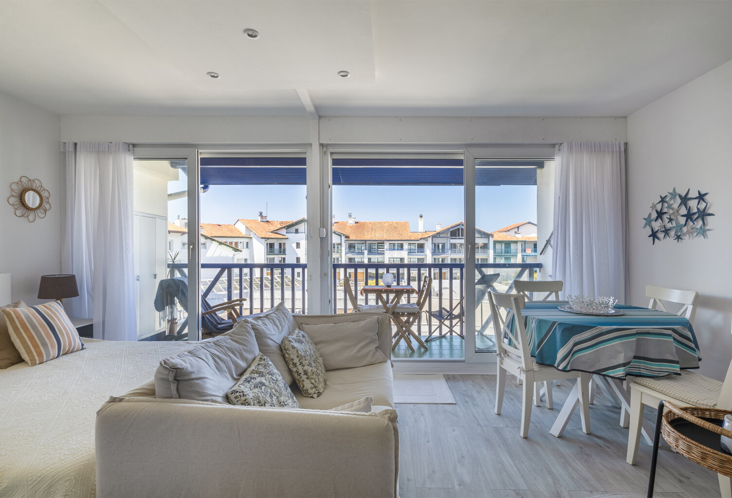 RESIDENCE PLAGE FACE AU PORT — photo 1