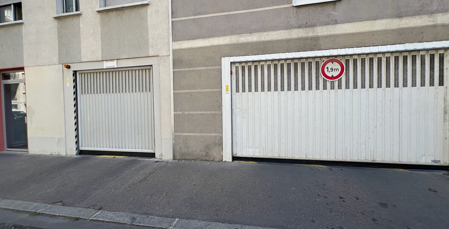 Parking en sous-sol à louer - LYON 7e — photo 1