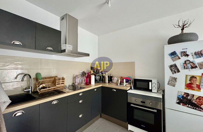 T2 RECENT DERNIER ETAGE AVEC PARKING — photo 3