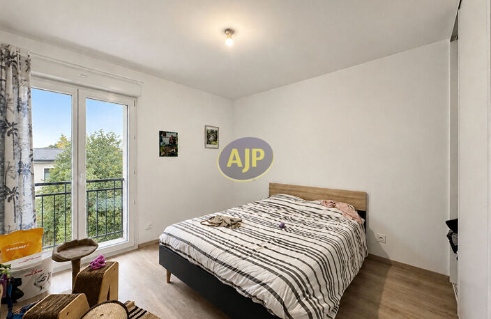 T2 RECENT DERNIER ETAGE AVEC PARKING — photo 5