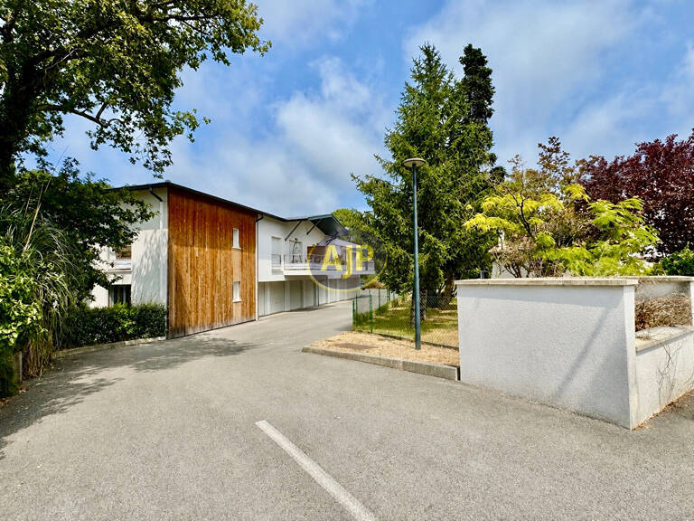T2 RECENT DERNIER ETAGE AVEC PARKING — photo 1