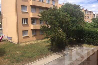 Appartement 3 pièces 826 €