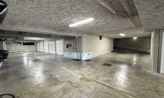 Garage   m² à louer à Antibes (06600)