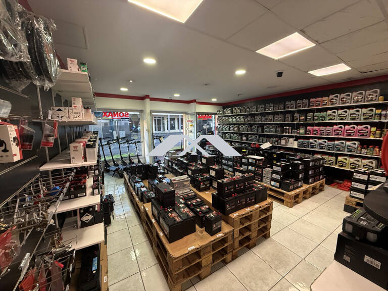 LOCAL COMMERCIAL / PROFESSIONNEL SAINT-JOSEPH — photo 1