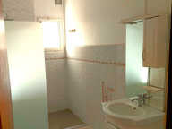HAUT DE MAISON 4 PIECES ET JARDIN - LE TAMPON — photo 4