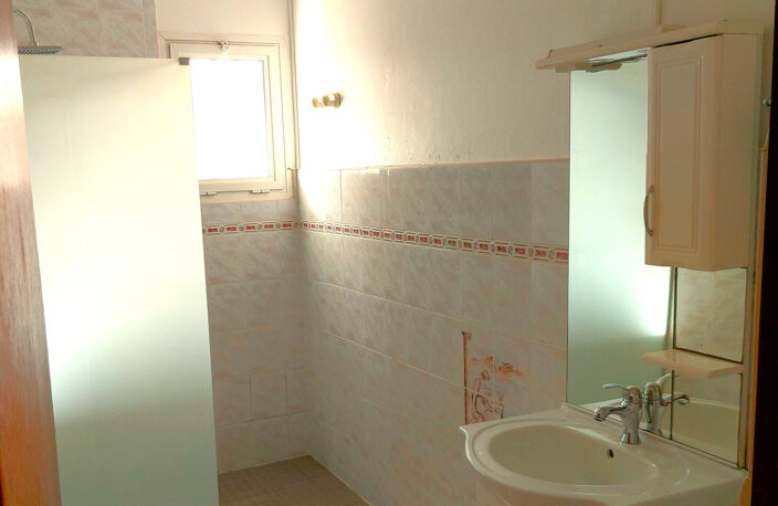HAUT DE MAISON 4 PIECES ET JARDIN - LE TAMPON — photo 4