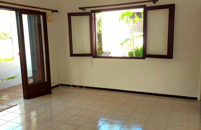 HAUT DE MAISON 4 PIECES ET JARDIN - LE TAMPON — photo 5