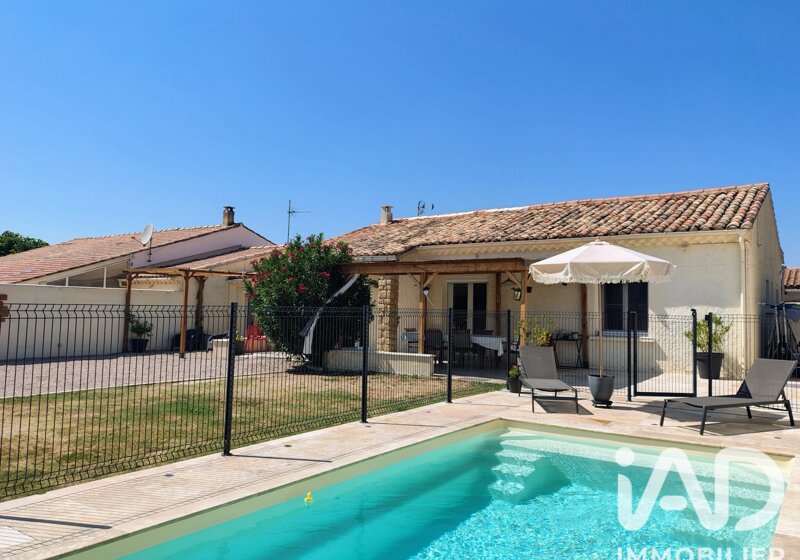 Maison traditionnelle rénovée de 120 m² avec piscine à Sarrians (84260)