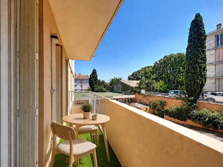 Aix centre à 15 min à pied   T3 rénové 57,50 m2 Sud-Ouest — photo 1