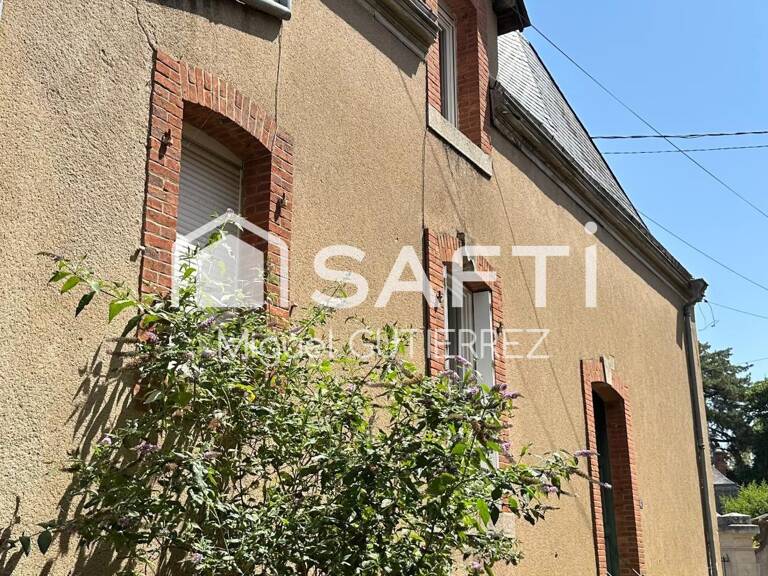 Maison de ville à Laval - À rafraîchir - Idéal 1er achat ou investissement locatif — photo 1