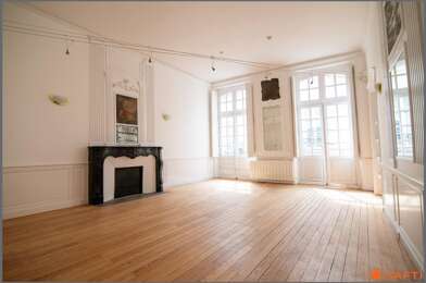 Bureau 8 pièces 550000 €