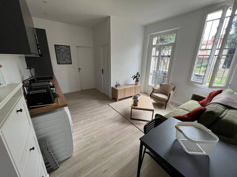 RDC cour privative 20 m2, refait à neuf, proche métro — photo 1