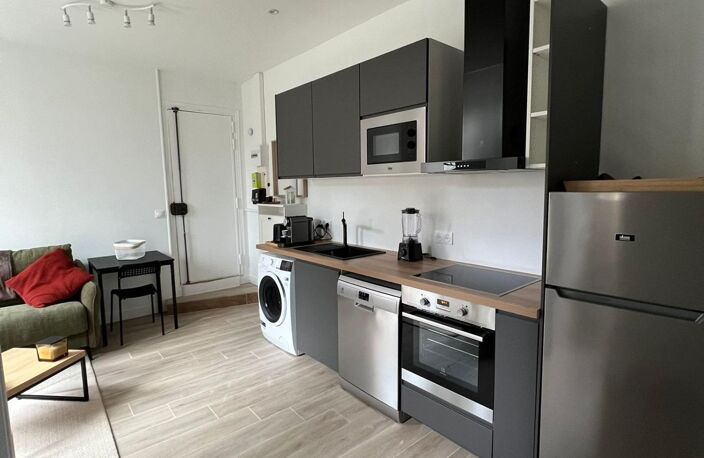 RDC cour privative 20 m2, refait à neuf, proche métro — photo 3