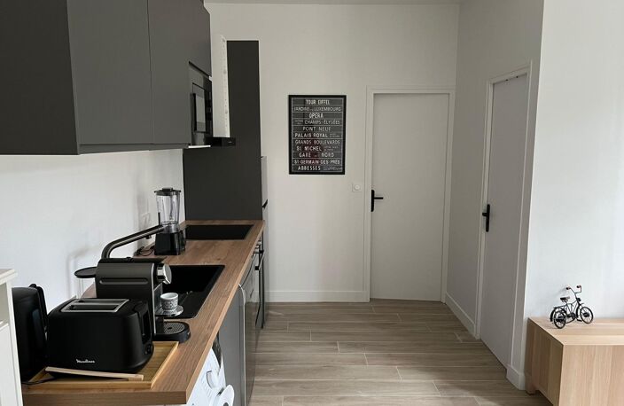 RDC cour privative 20 m2, refait à neuf, proche métro — photo 5