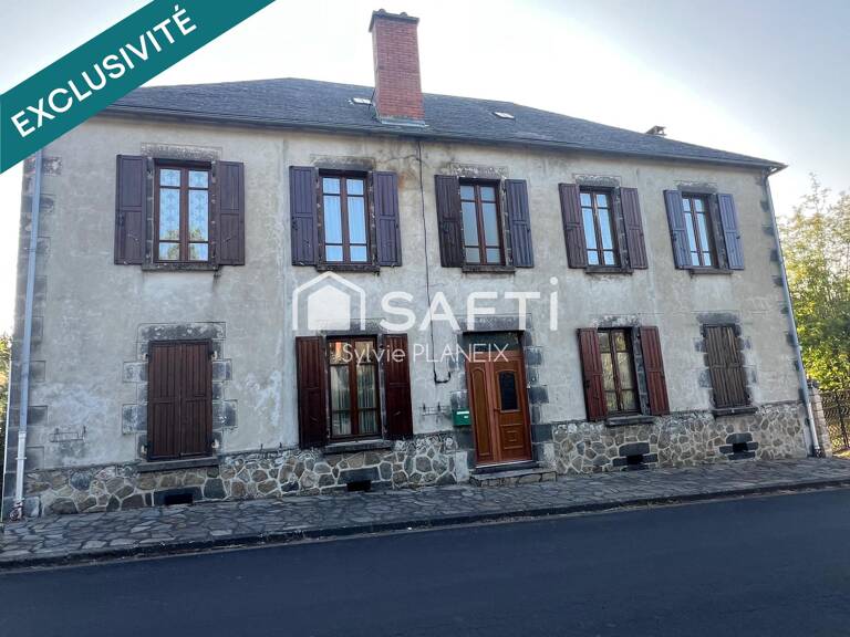 Grande maison de caractère avec dépendance ! À Merlines ! — photo 1