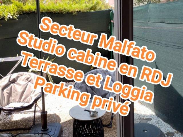 En RDJ appartement avec terrasse et parking privé. — photo du bien