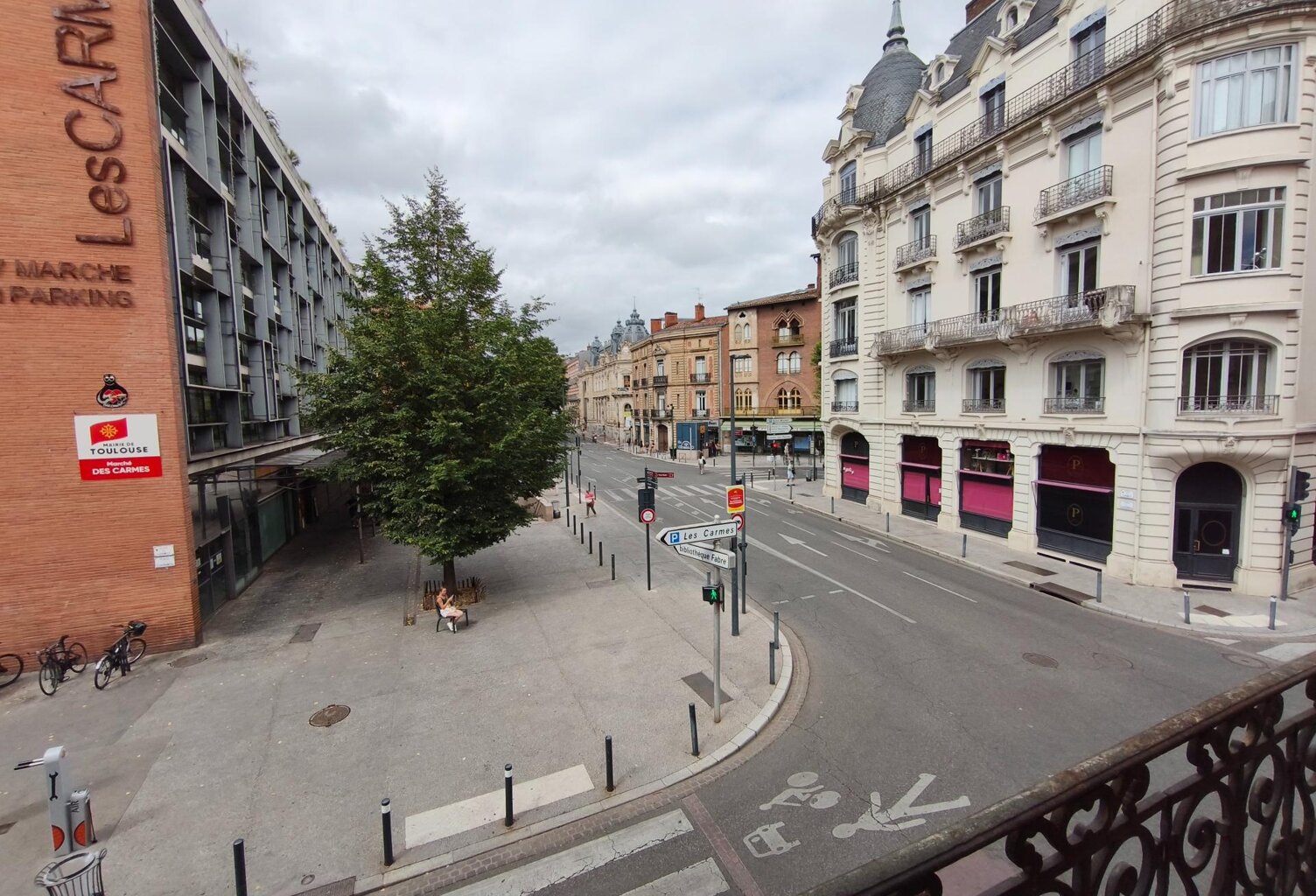 Appartement Bourgeois d'exception Place des Carmes — photo 1