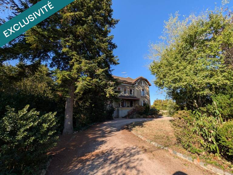 Élégance et sérénité : une maison bourgeoise au cœur d'un écrin de verdure — photo 1