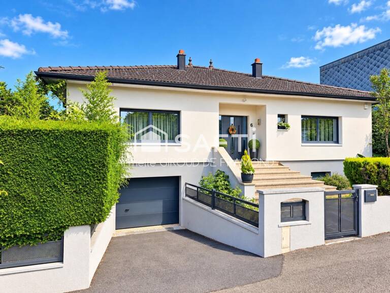 Rebberg de Dornach, belle maison plain-pied avec 143m2 en plain-pied + 50 m2 habitable au niveau inférieur, avec terrasse, jardin, piscine neuve et 2 garages. — photo 1