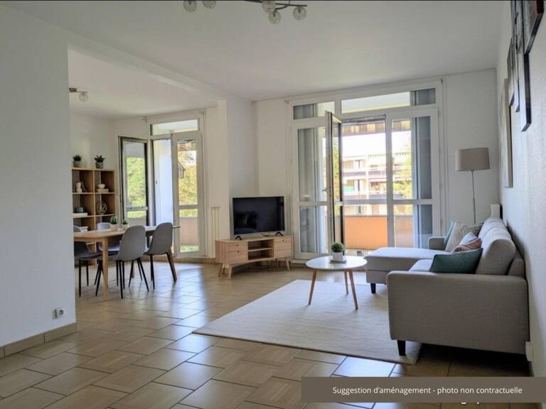 Appartement avec deux balcons et garage fermé — photo 1
