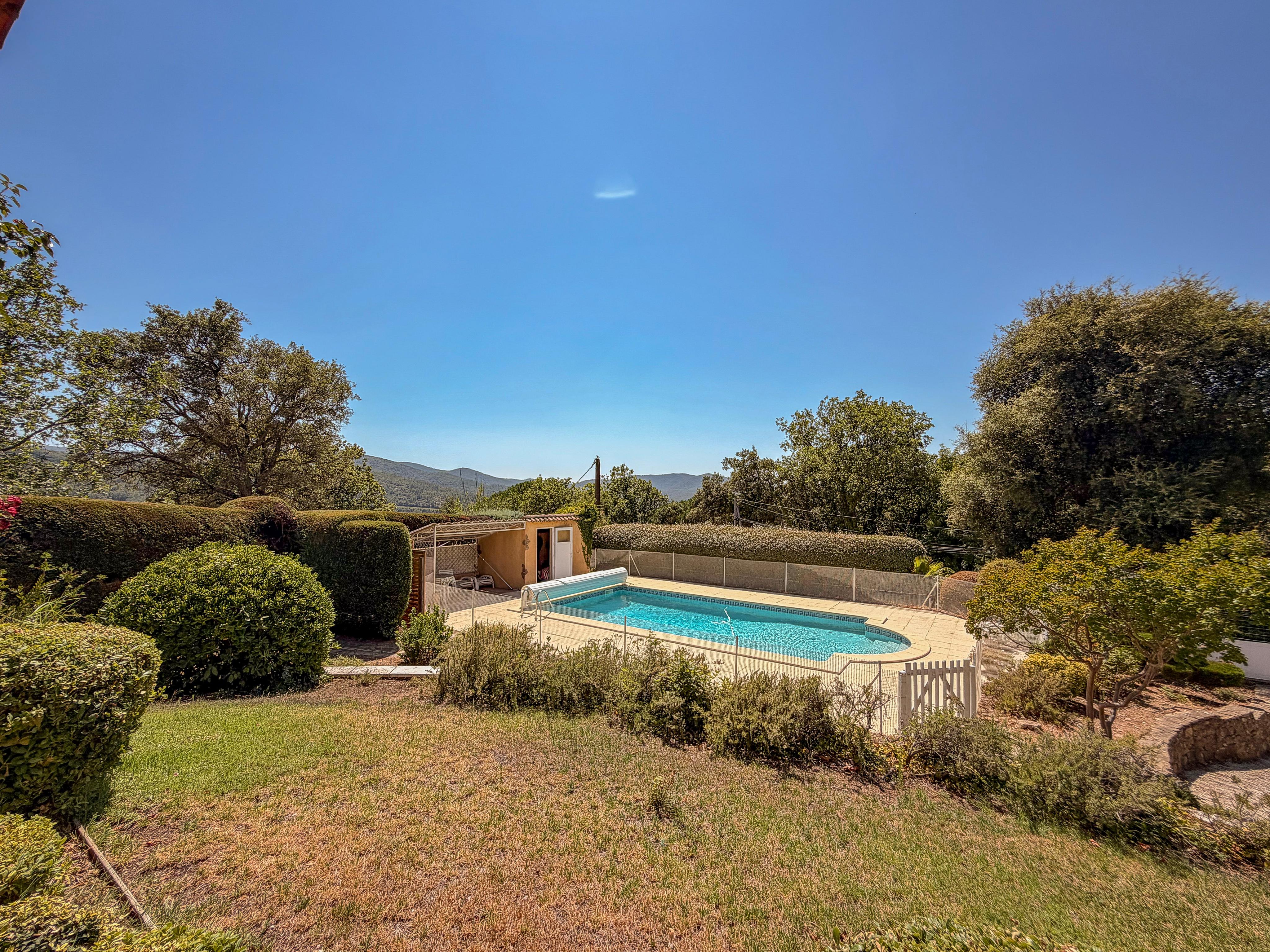 Collobrières – Villa de plain-pied de 142 m² avec piscine et prestations de qualité