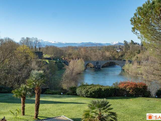Propriété avec vue exceptionnelle sur le gave, les remparts de Navarrenx et les Pyrénées. — photo du bien