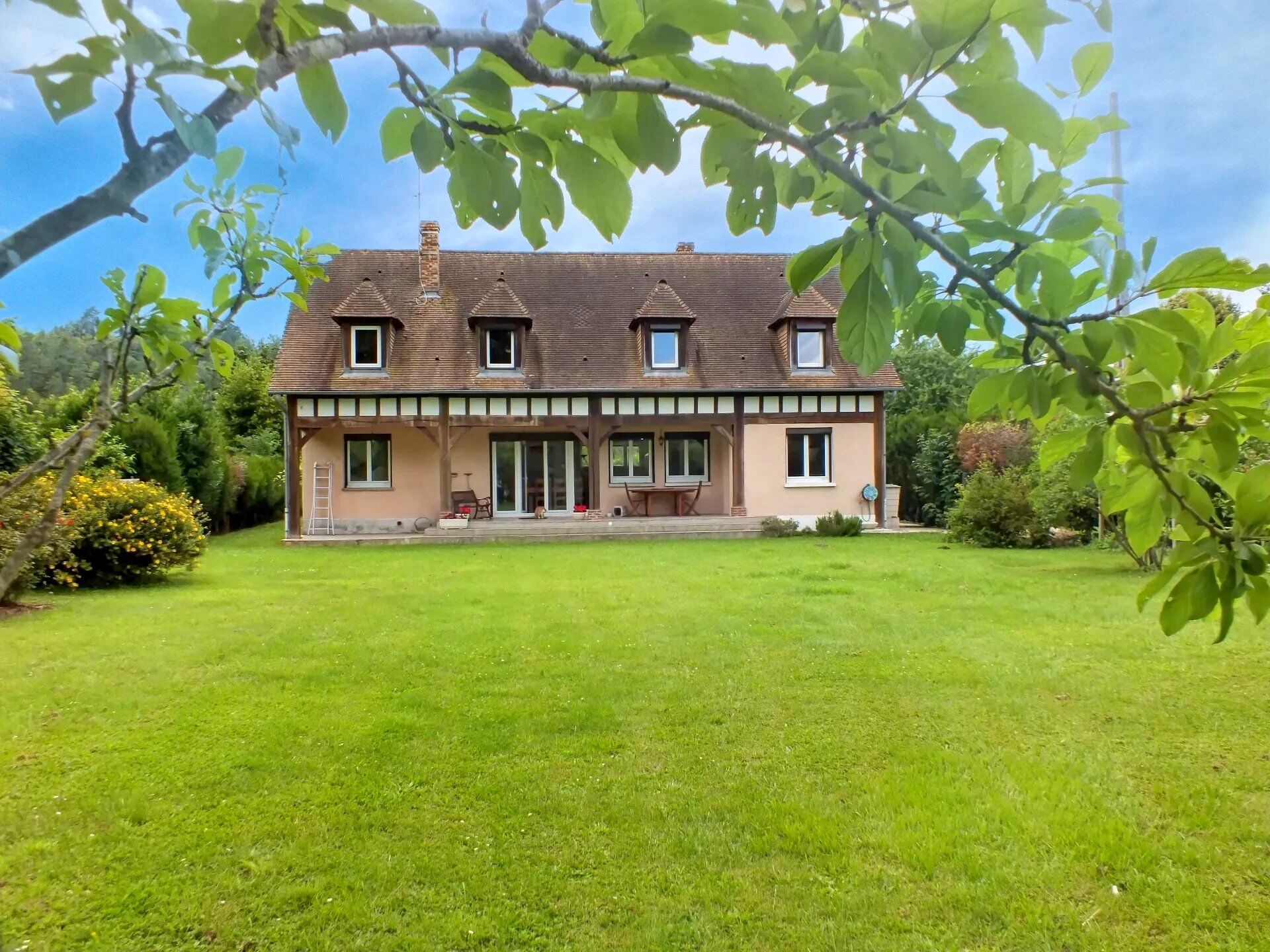 Maison 5 pièces 151 m² · à Ivry-la-Bataille · 151 m² · 299 000 €