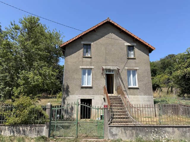 Maison à rénover avec terrain — photo du bien