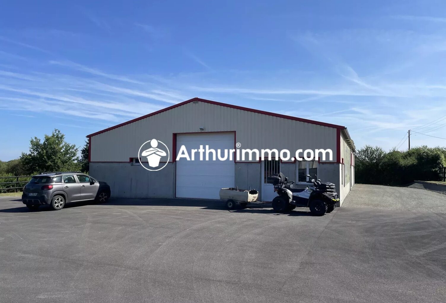 Hangar 329 M2 sur terrain de 2500 M2 — photo 1
