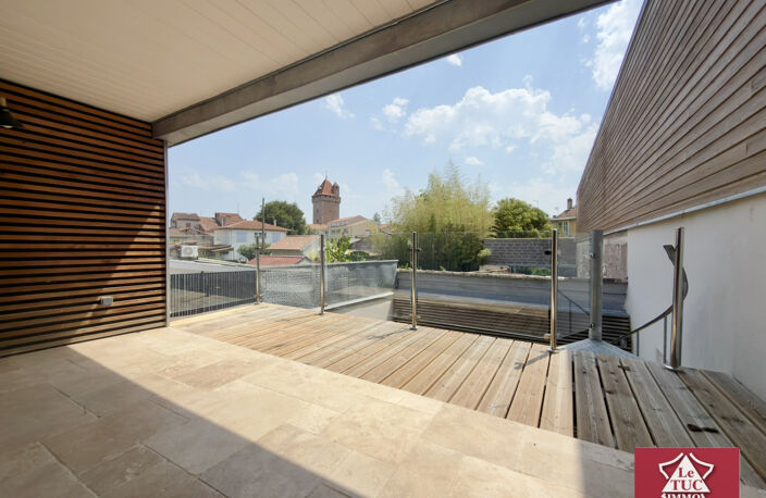 Maison de ville avec terrasses, garage et jacuzzi — photo 2