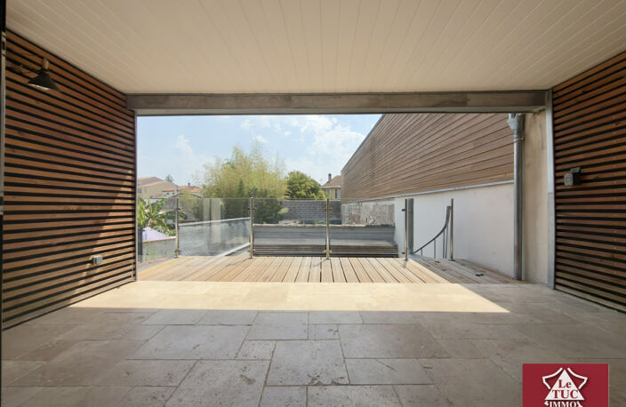 Maison de ville avec terrasses, garage et jacuzzi — photo 3